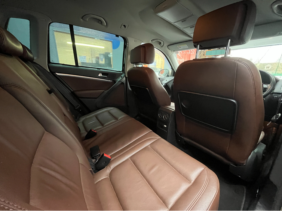 2013 Volkswagen Tiguan - image 12