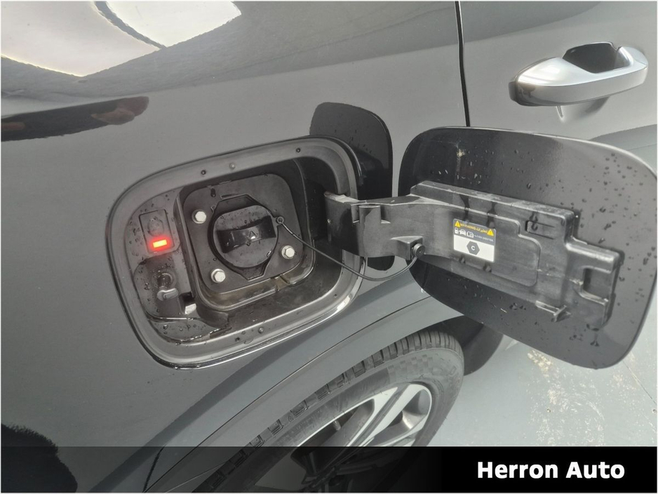 2022 Kia Sorento - image 12