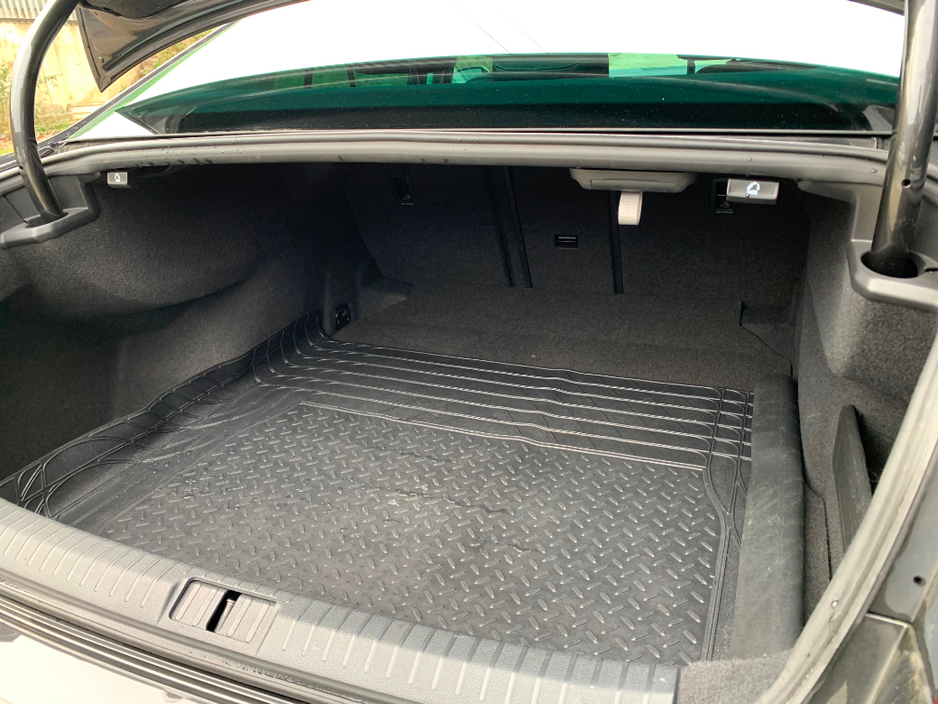 2017 Volkswagen Passat - image 11