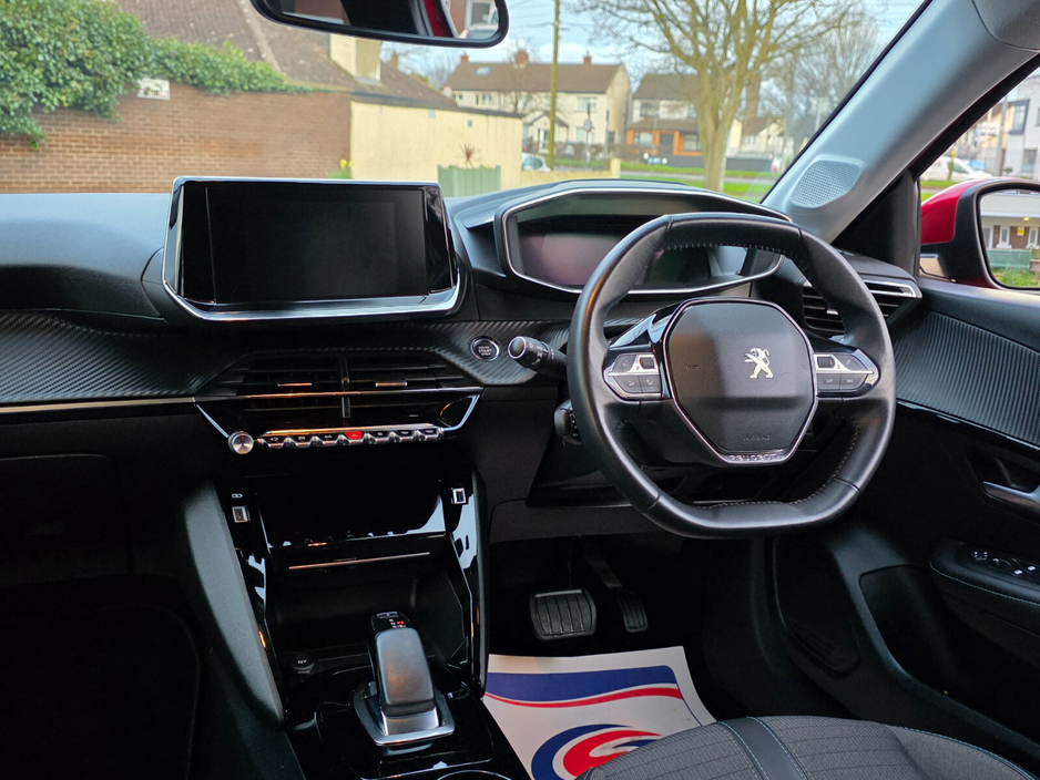 2021 Peugeot 208 - image 23