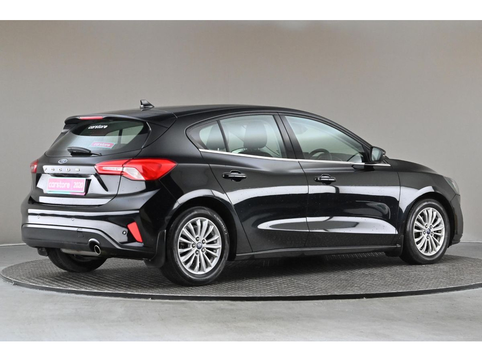 2020 Ford Focus - image 9