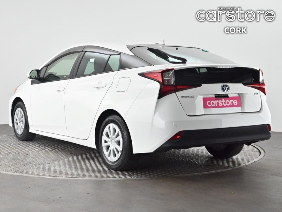 2021 Toyota Prius - image 3