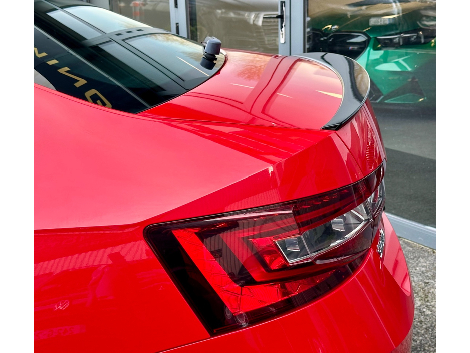 2017 Skoda Superb - image 11