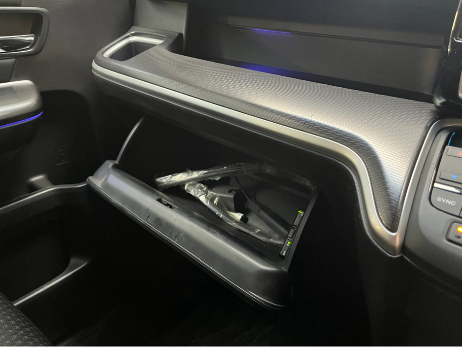 2020 Honda Stepwagon - image 21