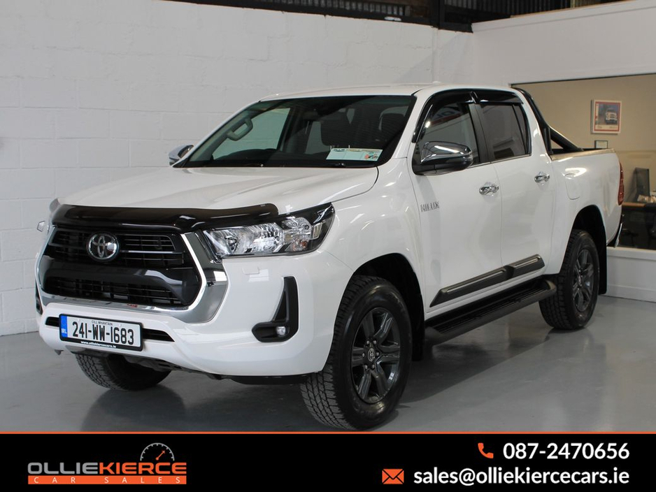 2024 Toyota Hilux 2.8 SR5 Double CAB 4DR €48,999
