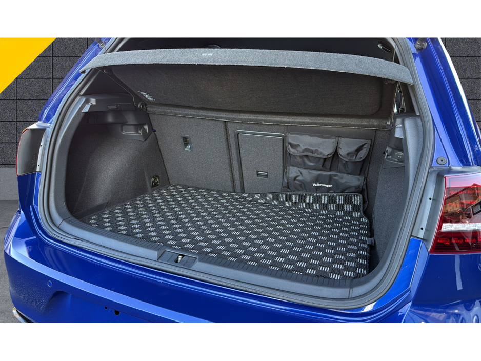 2014 Volkswagen Golf - image 23