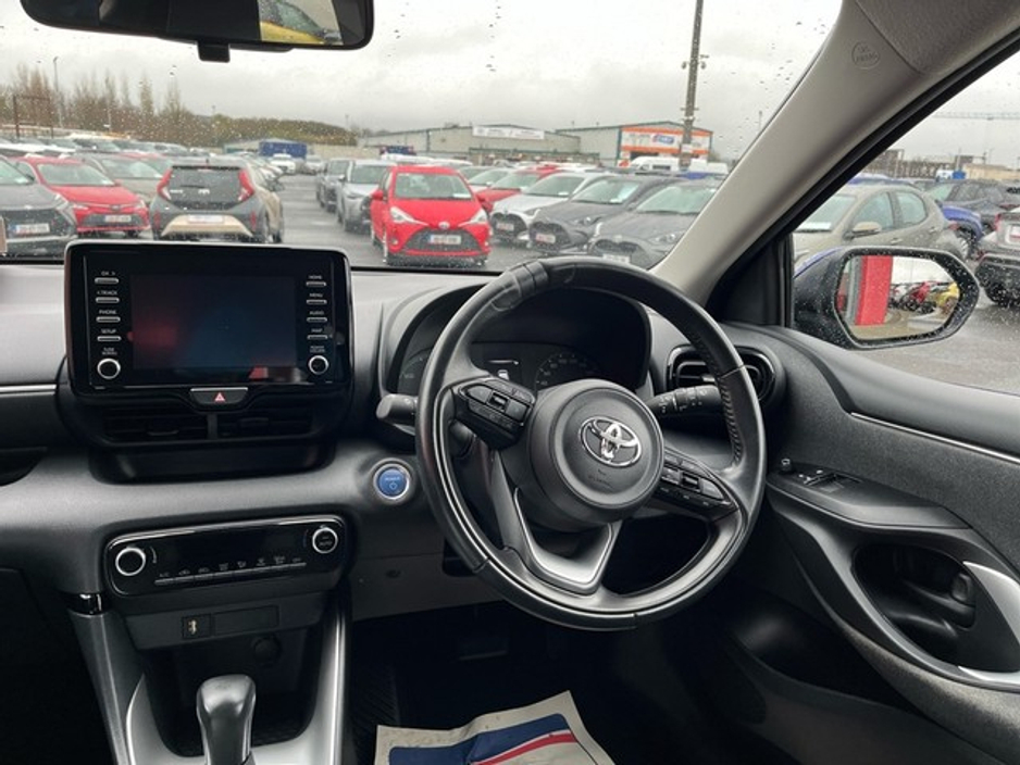 2022 Toyota Yaris HYBRID ELECTRIC LUNA €22,950