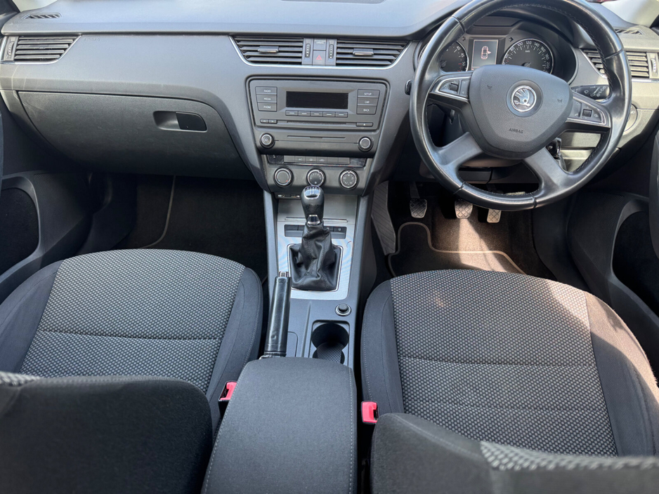 2013 Skoda Octavia - image 9