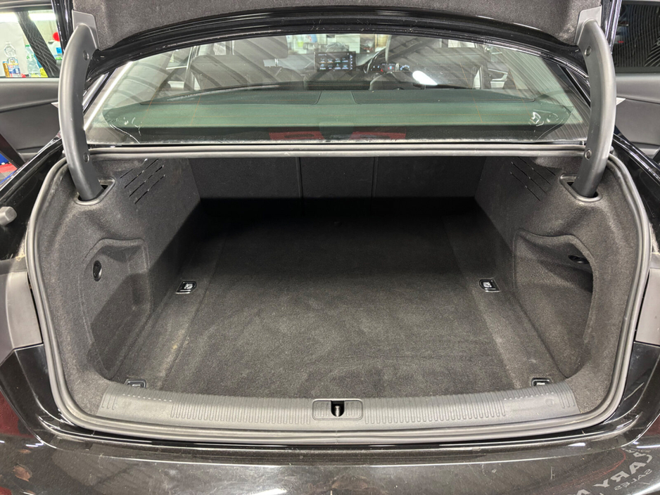 2022 Audi A4 - image 14