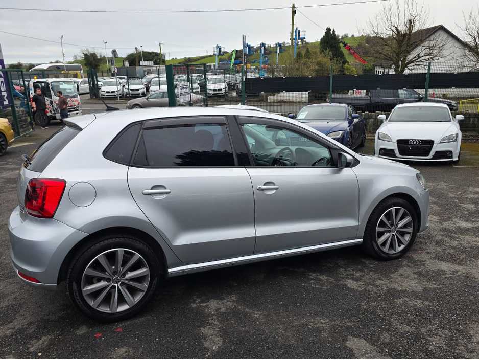 2016 Volkswagen Polo - image 5