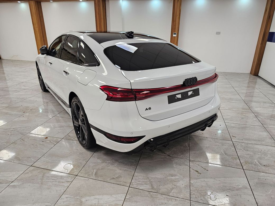 2025 Audi A6 Sportback e-tron - image 5