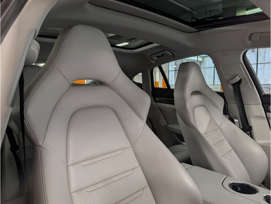 2018 Porsche Panamera - image 33