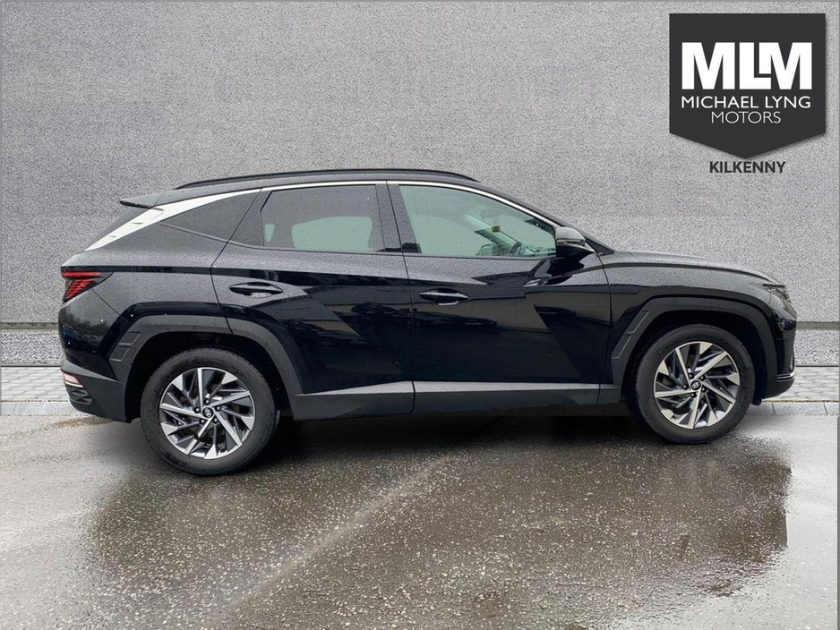 2022 Hyundai Tucson - image 10