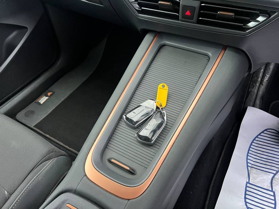 2023 Cupra Born V1 // VERY LOW MILEAGE // APPLE CARPLAY/ANDROID AUTO // 360 DEGREE SURROUND PARKING CAMERAS €24,900