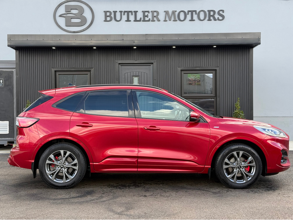 2020 Ford Kuga - image 8