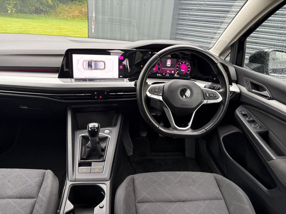 2022 Volkswagen Golf 2.0 TDI 115HP Life €23,995