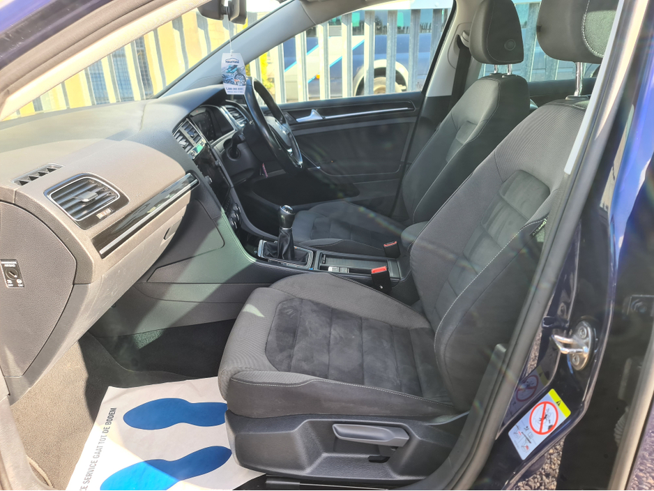 2017 Volkswagen Golf - image 9