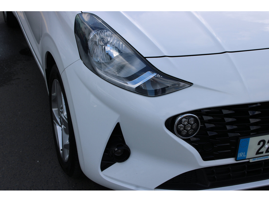 2022 Hyundai i10 - image 9