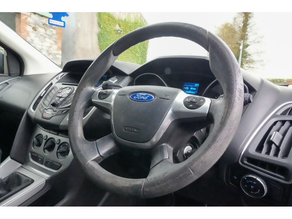 2013 Ford Focus - image 9