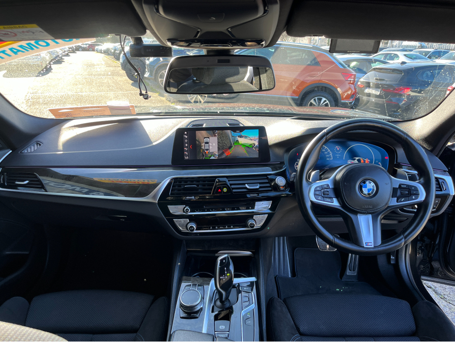 2018 BMW 5 Series - image 15
