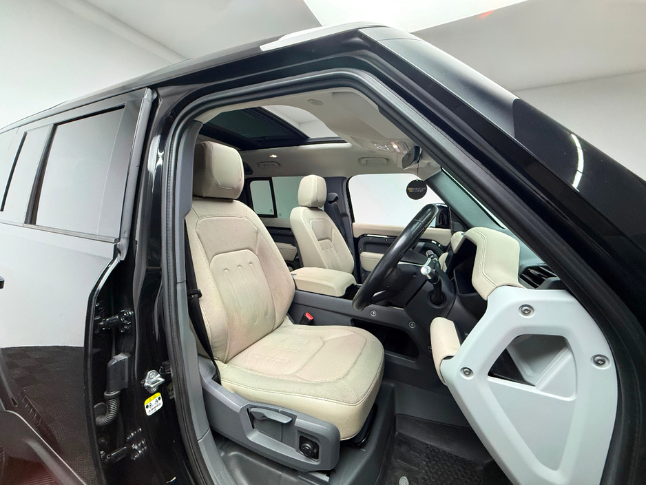 2020 Land Rover Defender - image 14