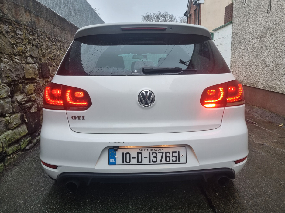 2010 Volkswagen Golf 2.0 TSI 4MOTION R €8,750
