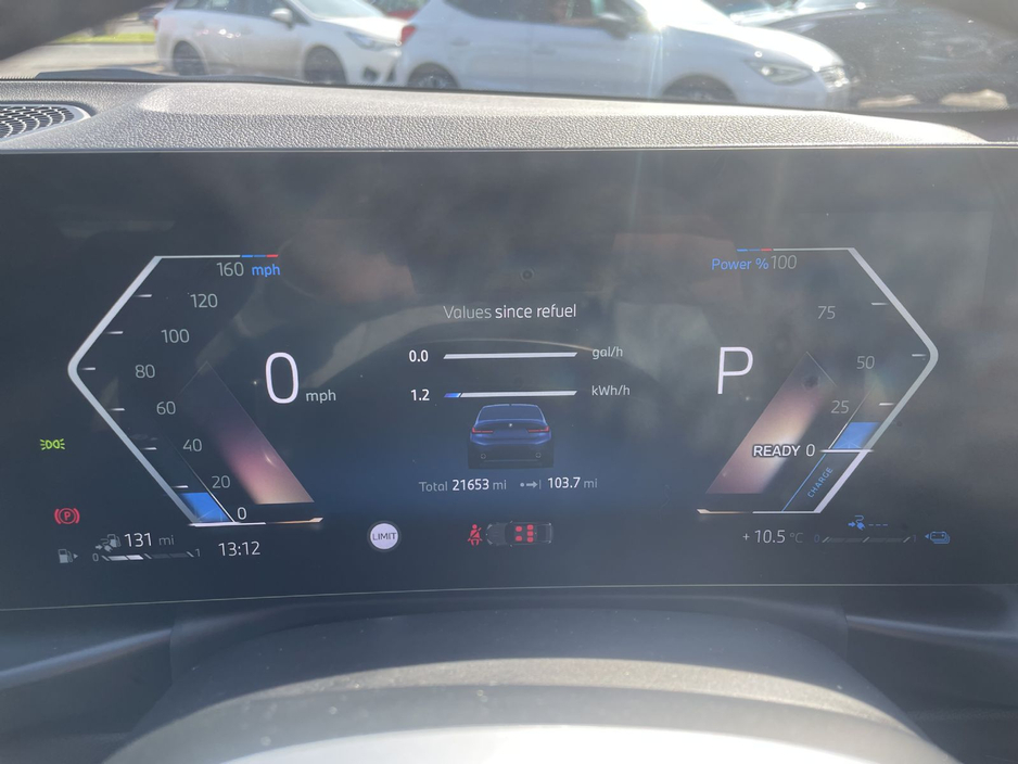 2025 BMW 3 Series - image 18