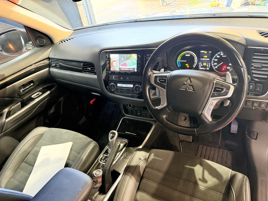 2016 Mitsubishi Outlander - image 16