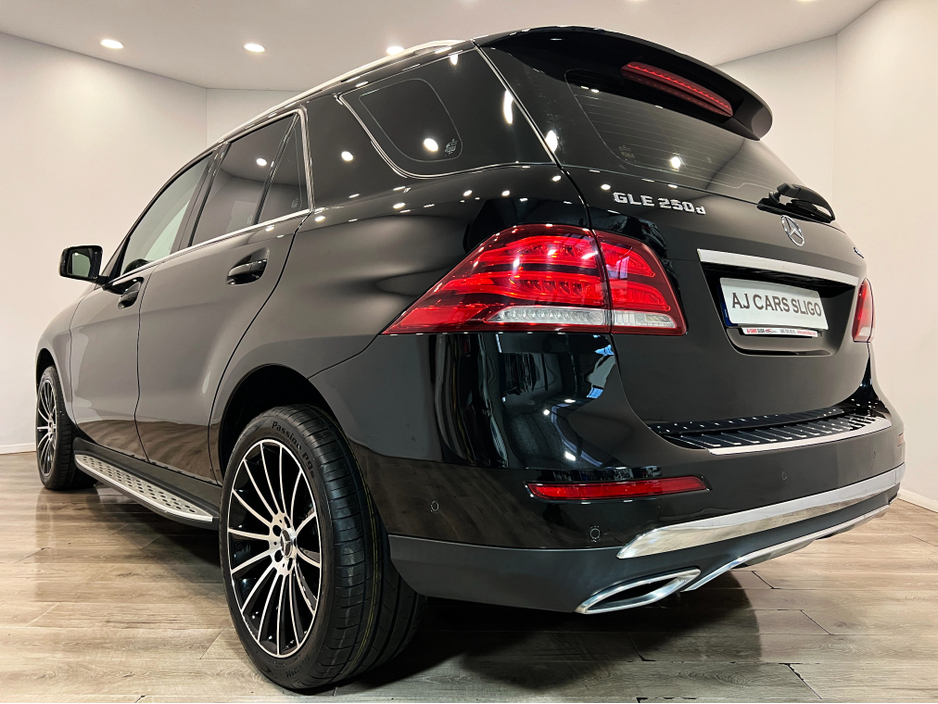 2017 Mercedes-Benz GL Class - image 11