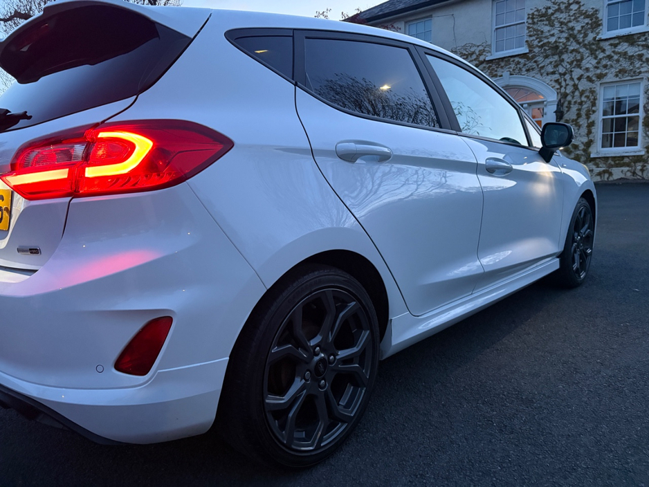 2021 Ford Fiesta - image 6