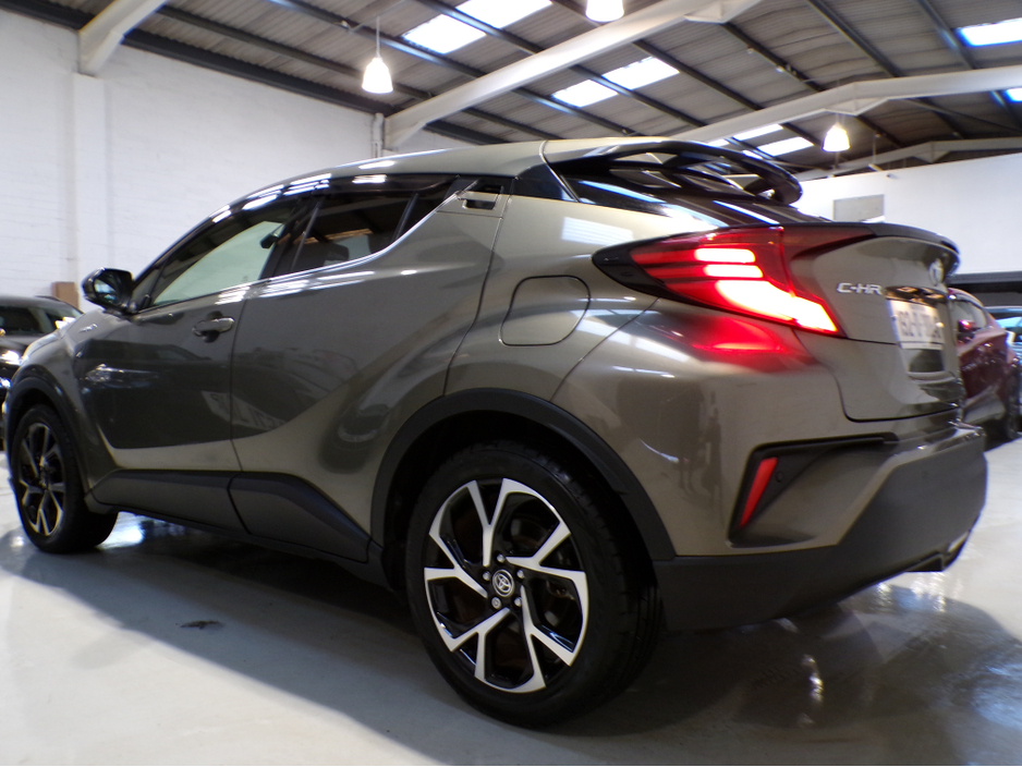 2019 Toyota C-HR 192*18,000 MILES*HYBRID SPORT TOYOTA C-HR SELF CHARGING 1.8 AUTOMATIC*FANTASTIC CONDITION GREAT ON FUEL, POWER, COMFORT WITH A LOT OF SPACE ALL COMBINED FOR A FANTASTIC DRIVE. CAR COMES WITH FULL SAF €21,900