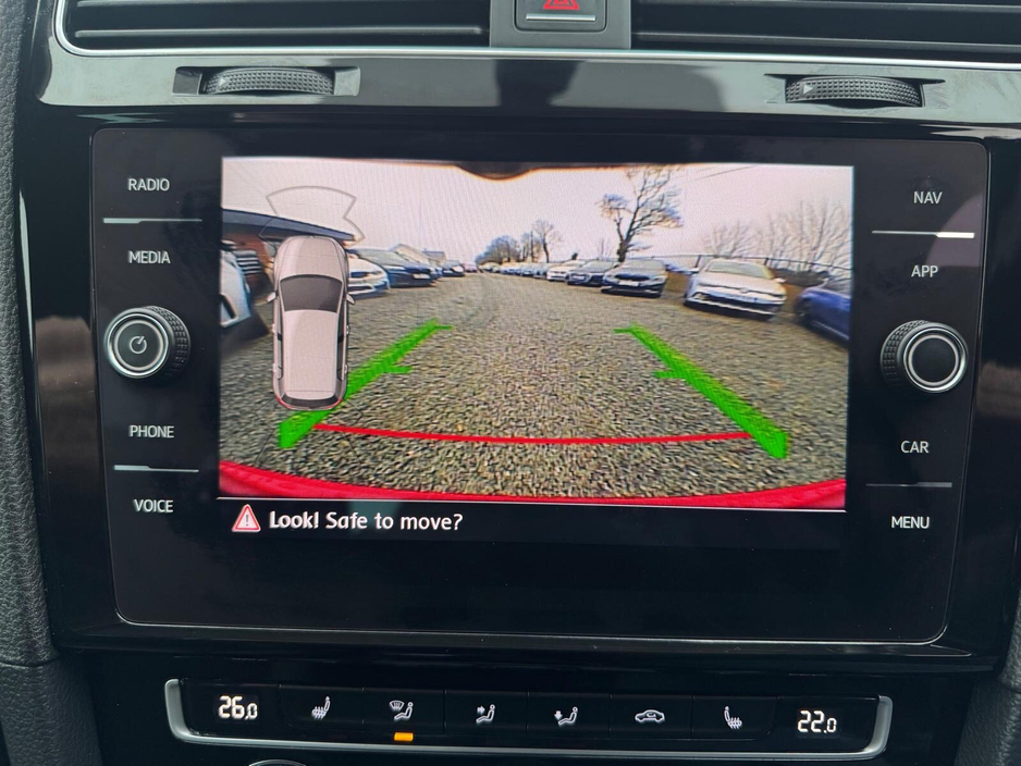 2018 Volkswagen Golf - image 7