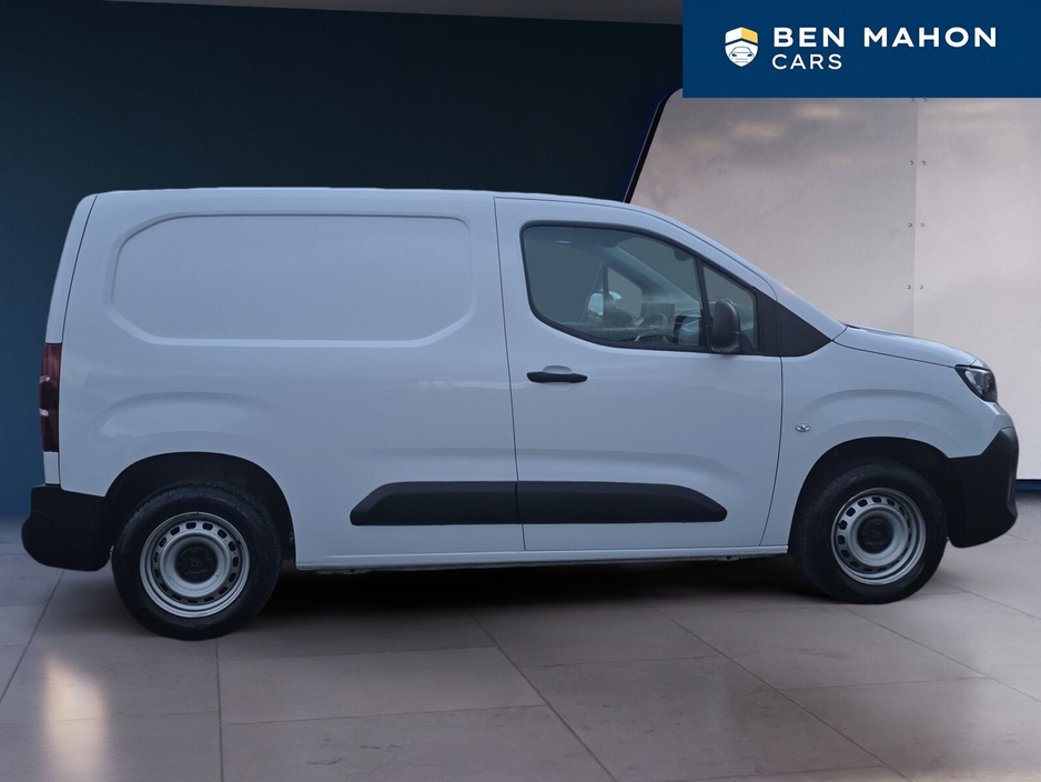 2024 Peugeot Partner  €18,658