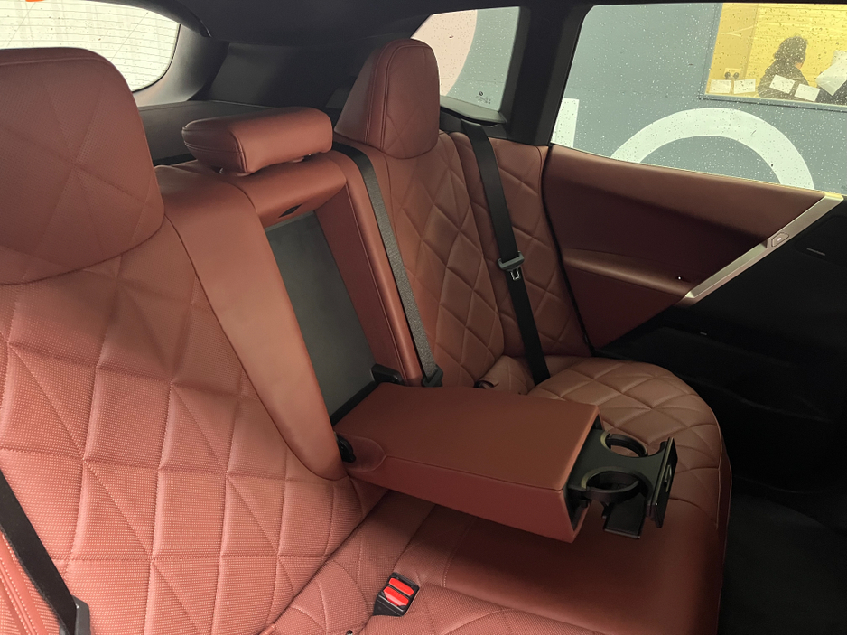 2022 BMW iX - image 13