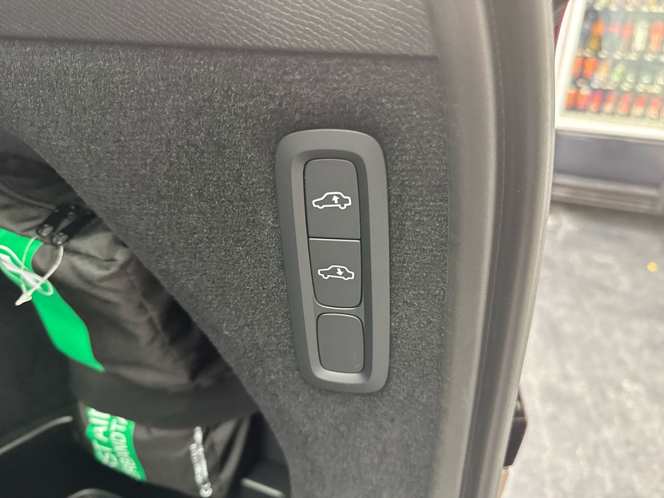 2026 Volvo XC90 - image 25