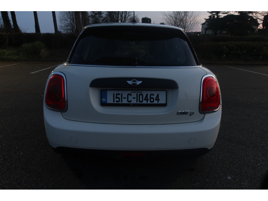 2015 MINI Hatch - image 23