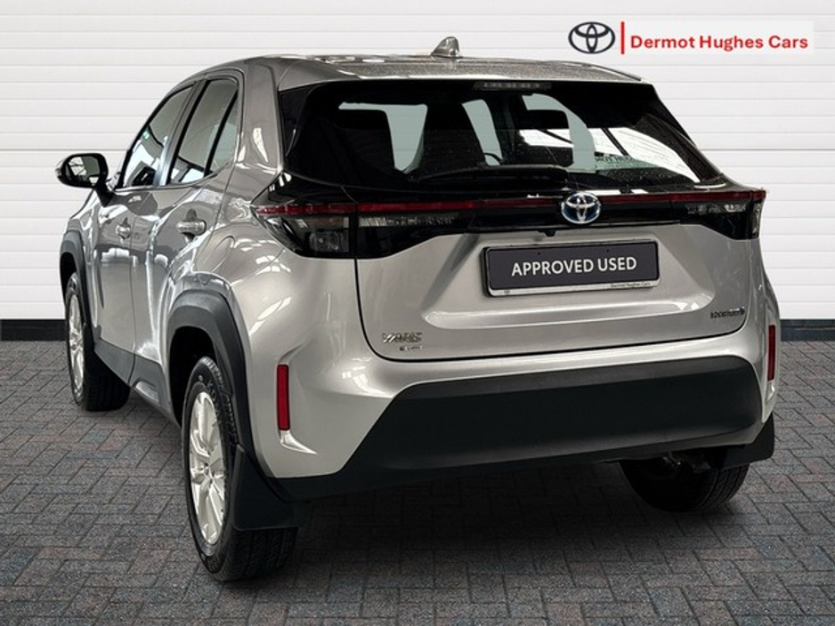 2022 Toyota Yaris Cross - image 2