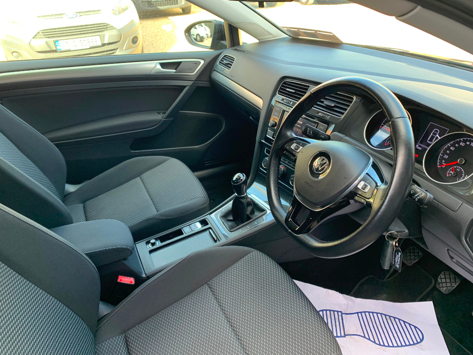 2019 Volkswagen Golf - image 14