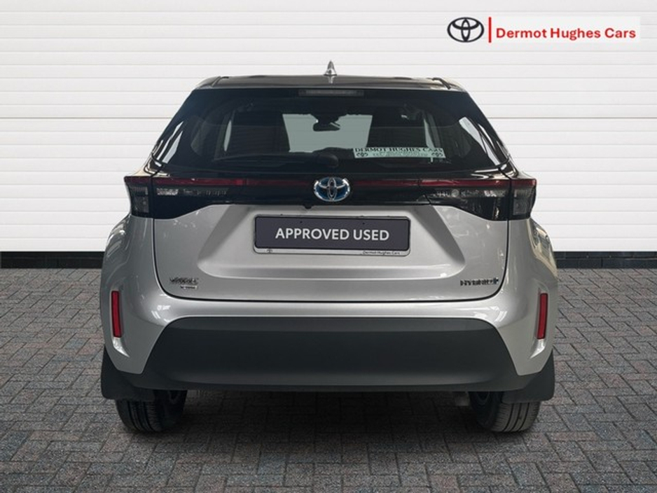 2023 Toyota Yaris Cross - image 4