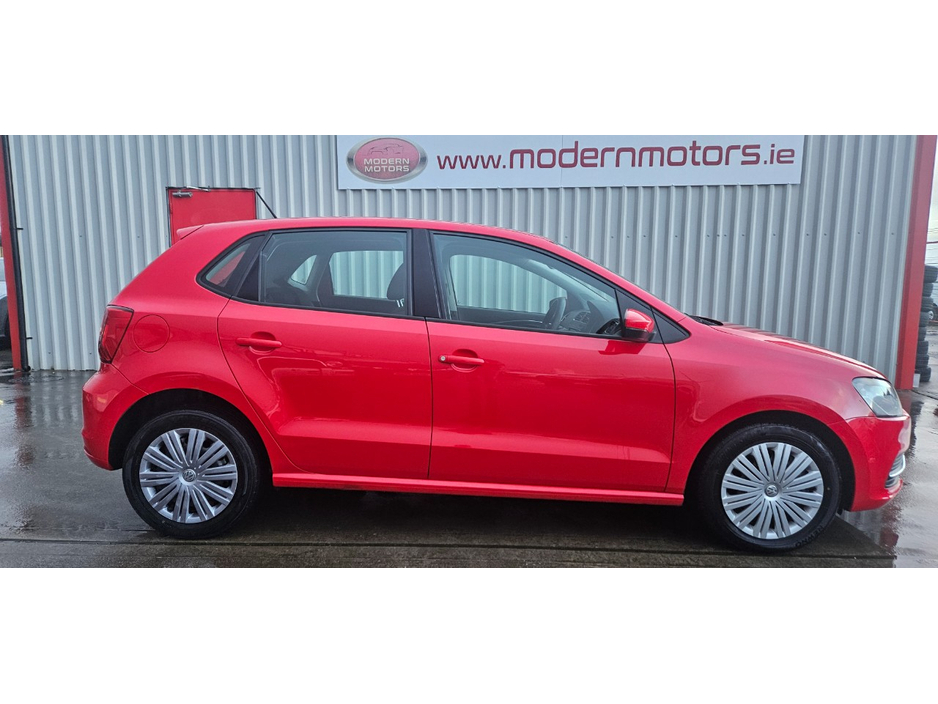2017 Volkswagen Polo - image 12