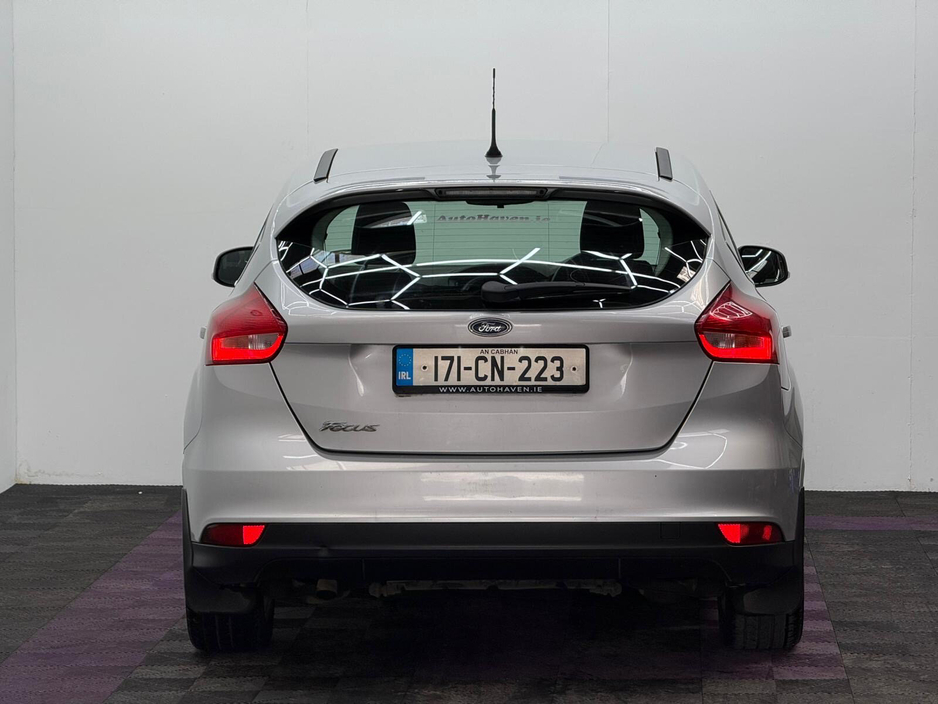 2017 Ford Focus - image 5