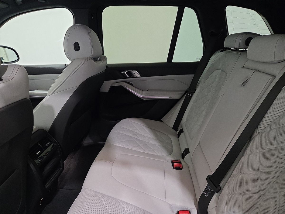 2023 BMW X5 - image 11