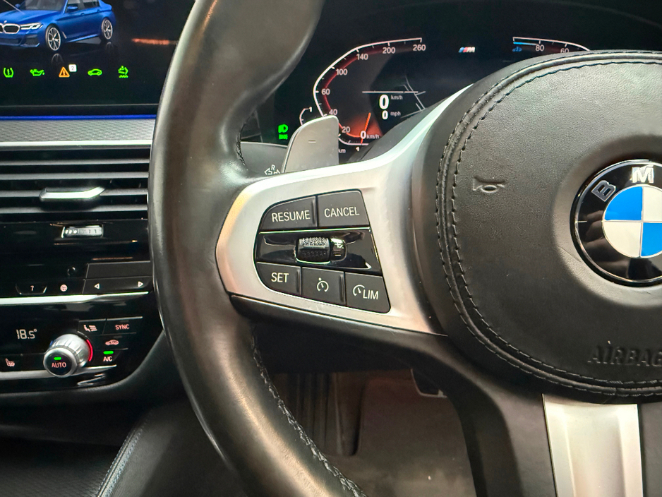 2021 BMW 5 Series - image 21