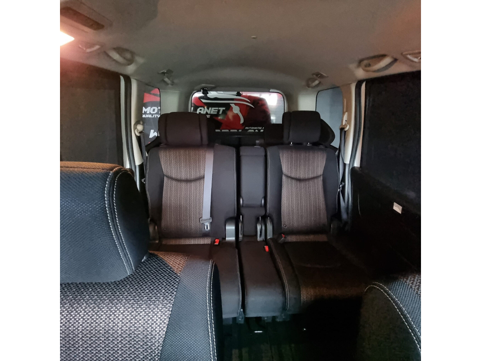 2014 Nissan Serena - image 14