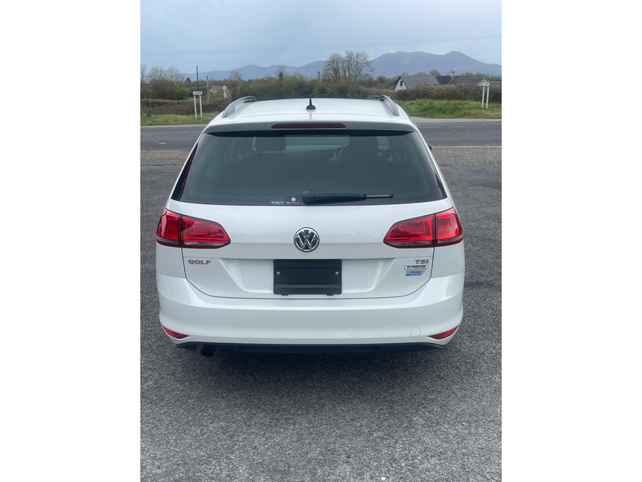 2015 Volkswagen Golf - image 6