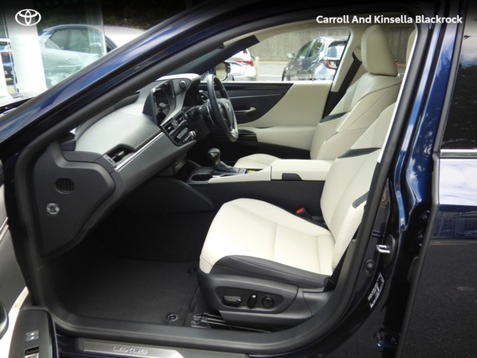 2025 Lexus ES 300 H Hybrid Dynamic €58,950