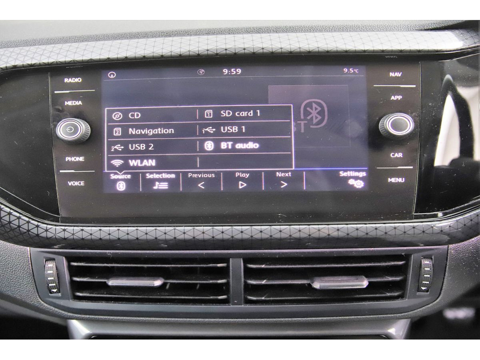 2020 Volkswagen T-Cross - image 18