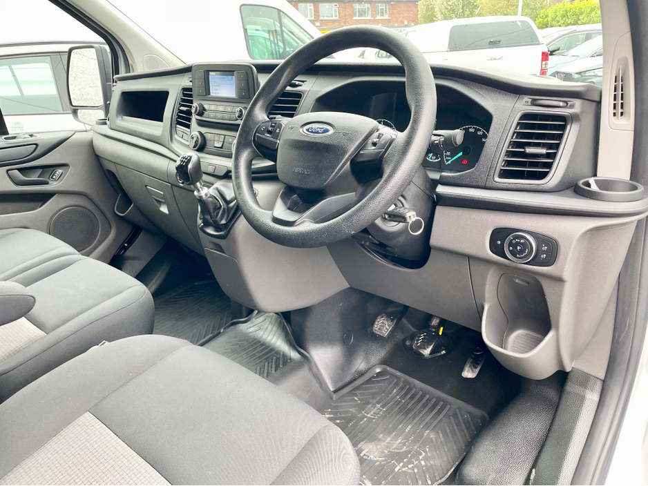 2022 Ford Transit Custom - image 13