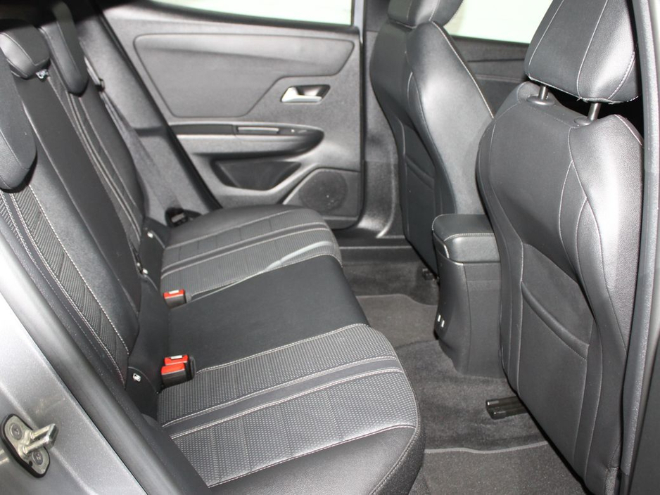 2022 Opel Mokka - image 13