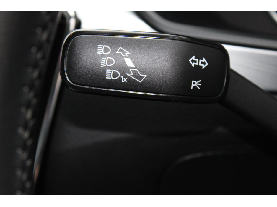 2021 Skoda Superb - image 28